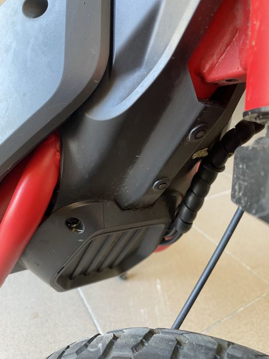 Продам электросамокат Segway Ninebot ZT3 Pro