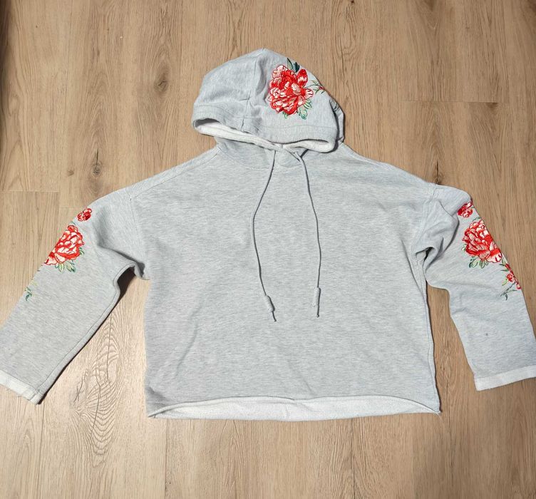Bluza H&M z haftem kwiatowym – rozmiar S
