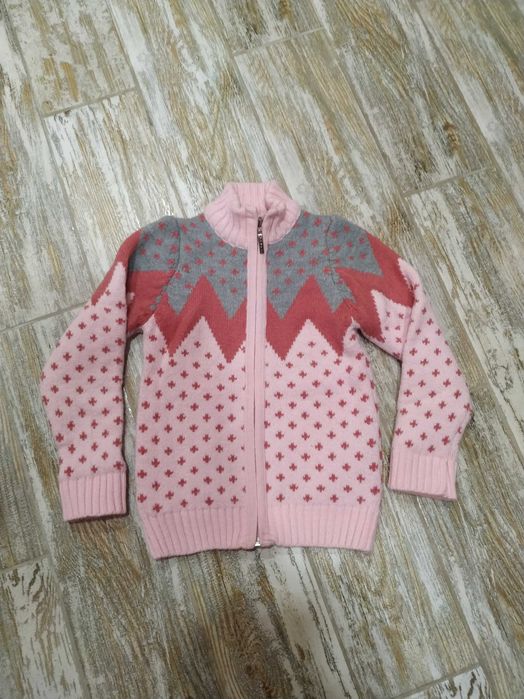 Дуже тепла кофтинка, Нова