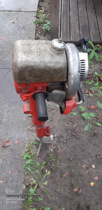 Młot spalinowy Wacker BHL 24