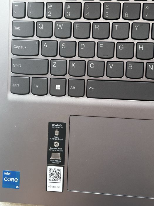 Laptop Notebook  lenovo ips3 16IAH8