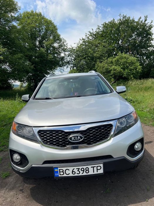Автомобіль кіа соренто