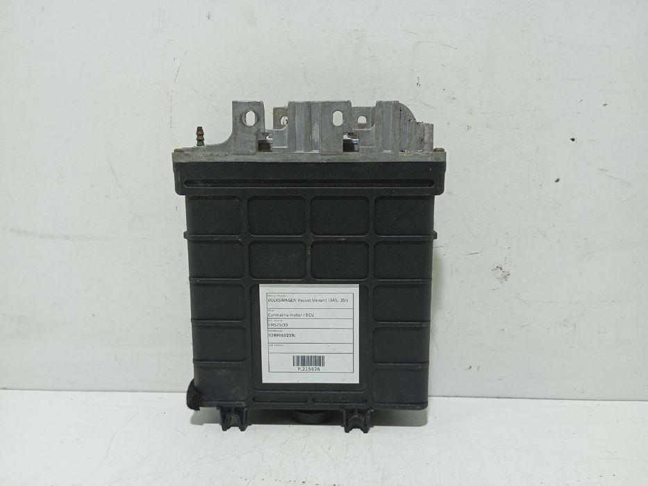 Centralina motor / ECU VOLKSWAGEN Passat Variant (3A5, 35I)