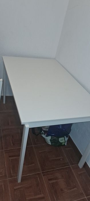 Mesa de janta  em ótimo estado