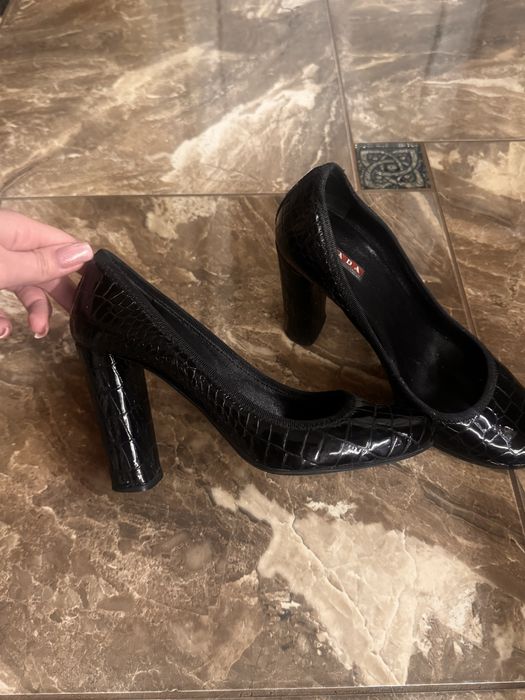 Продам туфлі PRADA