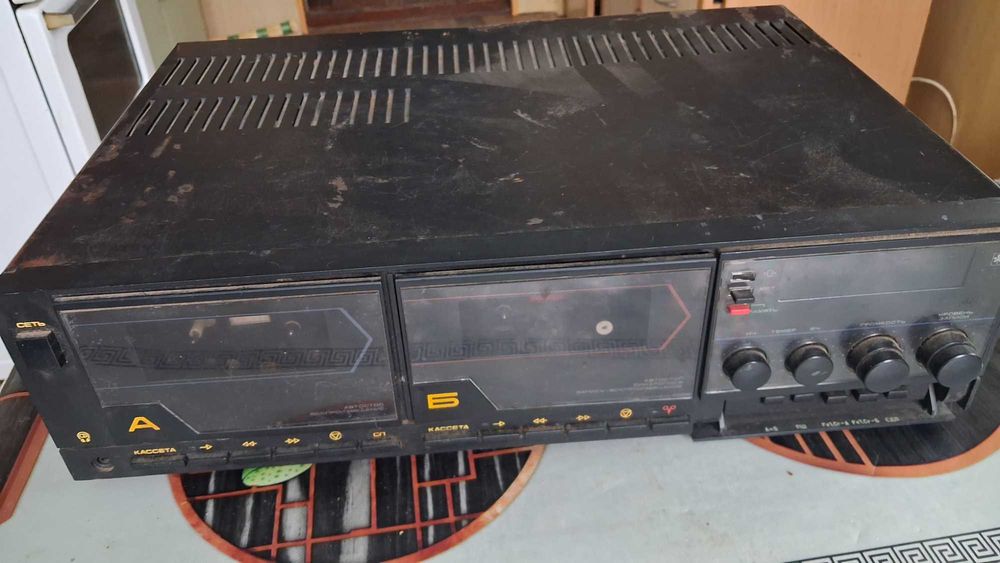 двух касетный магнитофон маяк и Видео магнитофон самсунг электроника