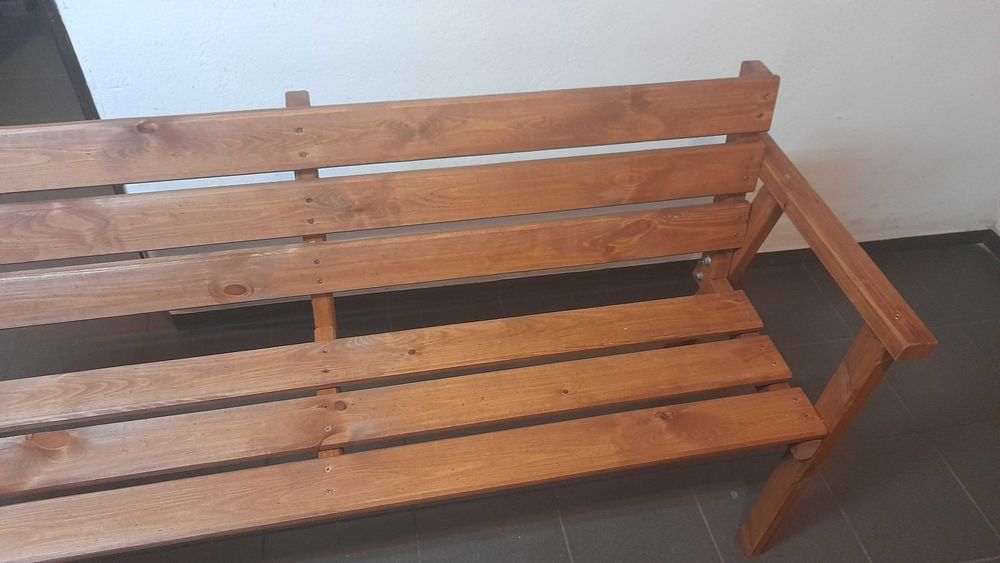 Zestaw drewnianych mebli ogrodowych, tarasowych.