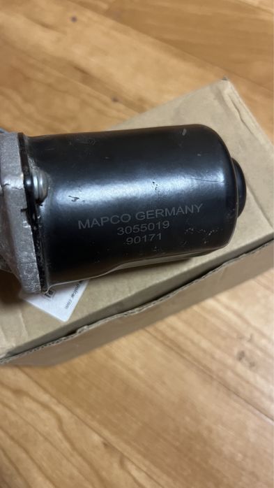 Мотор стеклоочестителя любового стекла