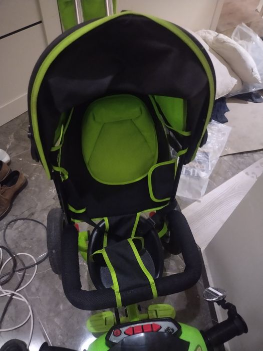 Дитячий триколісний велосипед