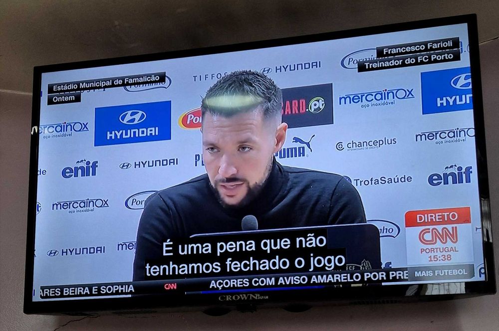 Vendo Mobiliário de Estabelecimento de Pronto-a-Vestir