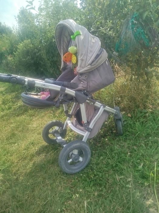 Коляска  люлька і літо " move city"