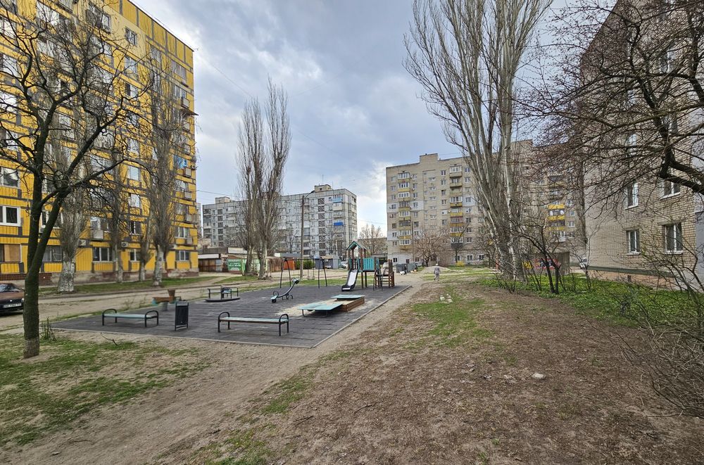 Продам 1 кім. квартиру вул. Космонавтів, Придніпровськ. Газ, світло!