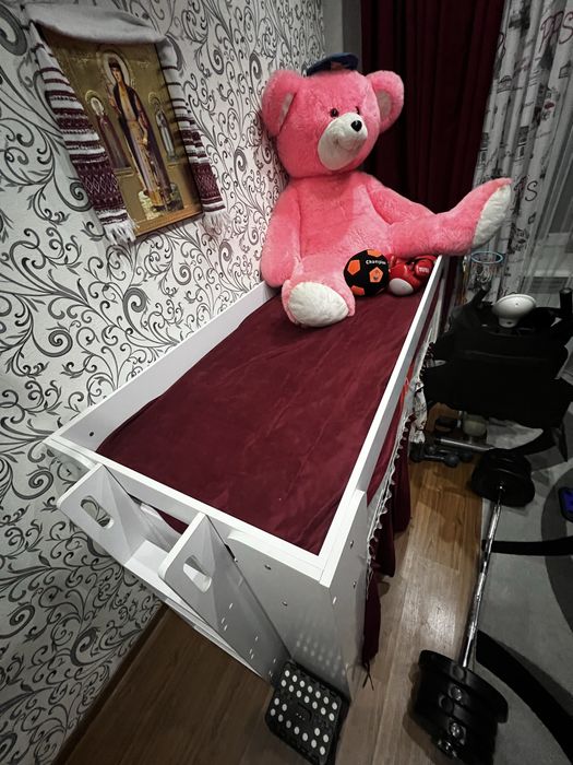 Продам детскую кровать-домик