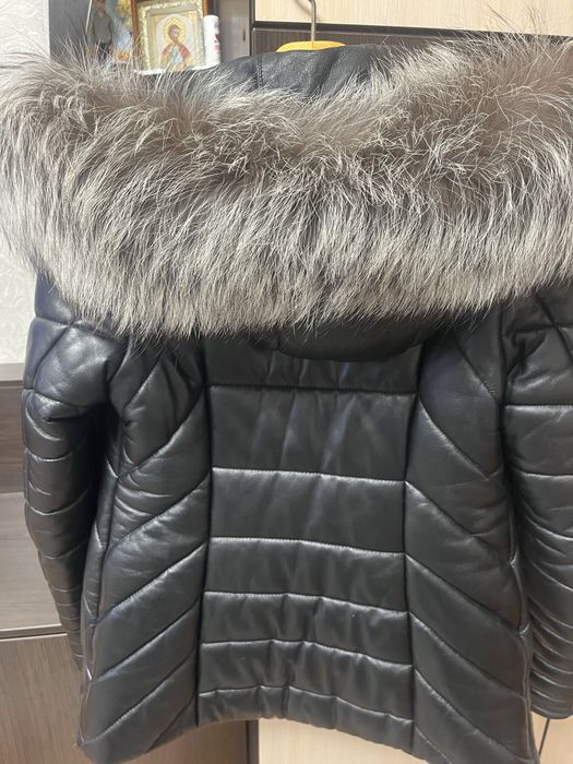 Продам кожаную куртку