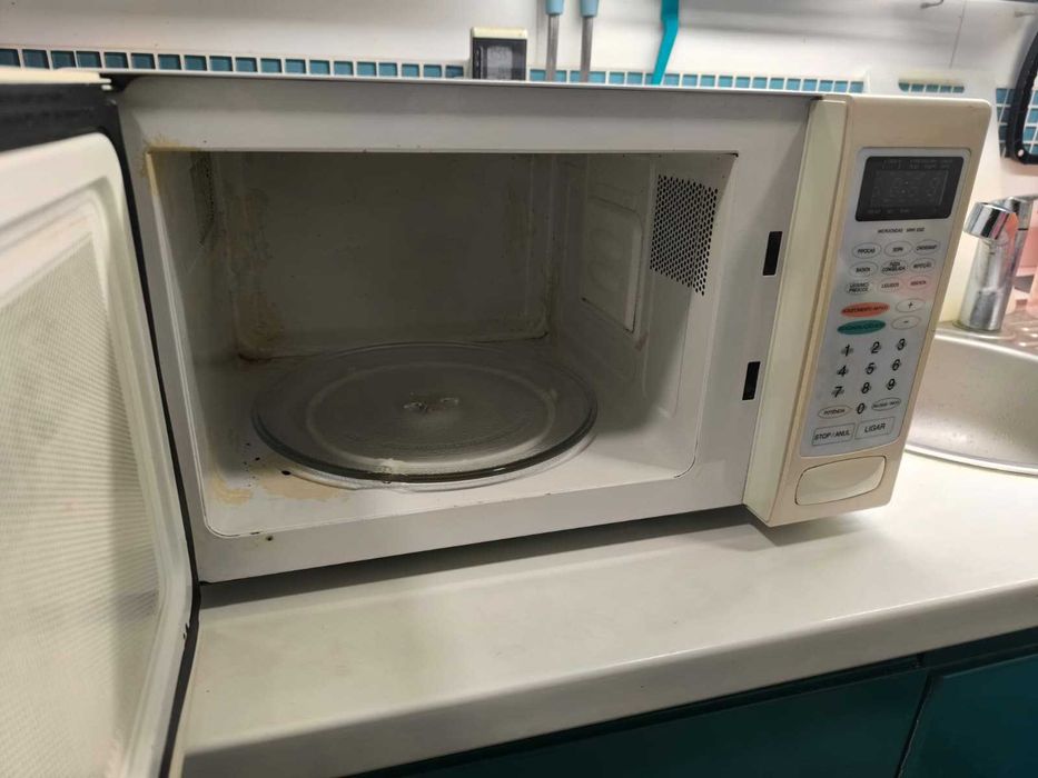 Micro-ondas digital Bom estado