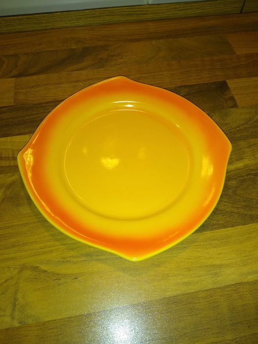 Zestaw naczyń porcelanowych - talerze+miski