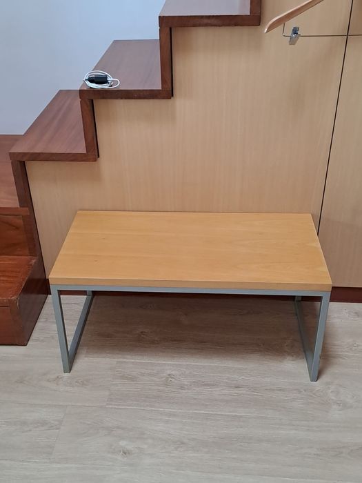 Mesa em faia,com tampo de madeira