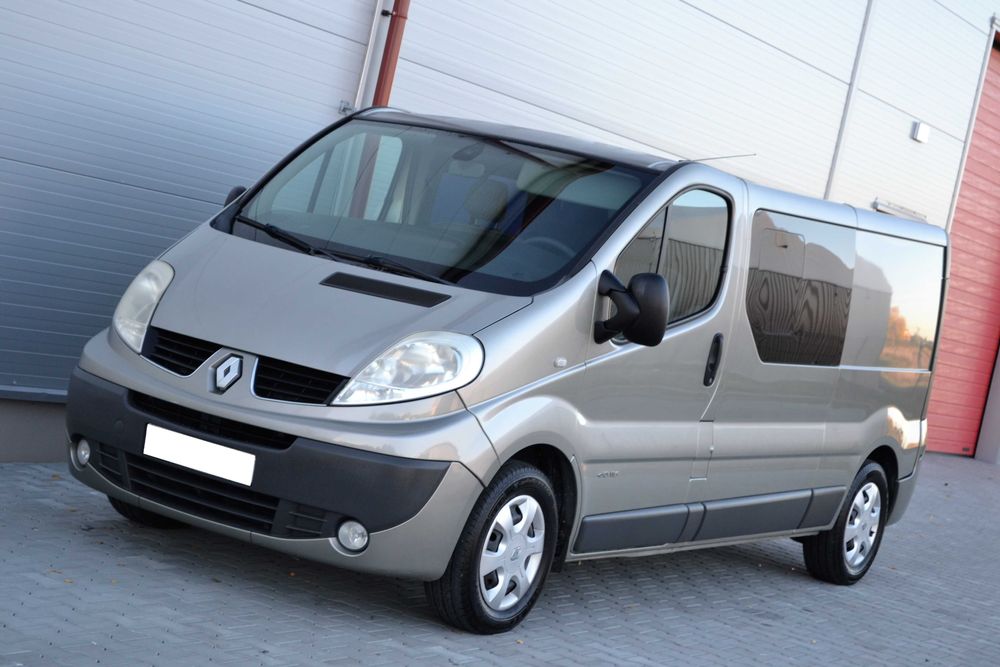Renault Trafic 2.0dCi 115KM**Brygadówka**6-osobowy**Czujniki park.
