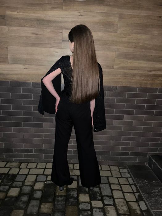 Продаю костюм