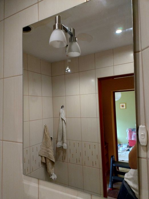 Lustro łazienkowe z oświetleniem