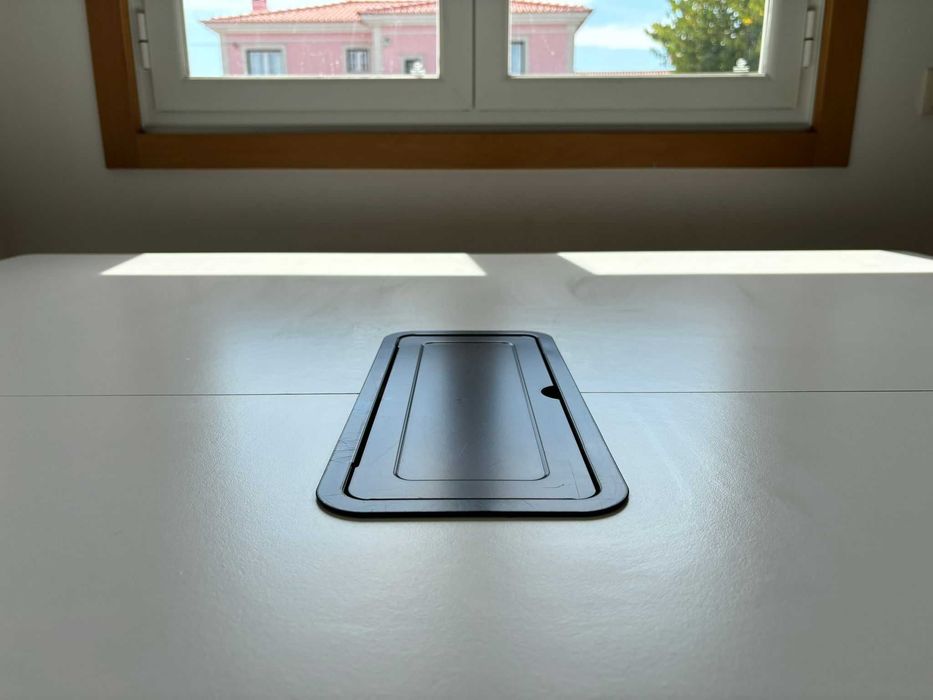 Mesa de escritório Ikea Bekant - 140x140cm