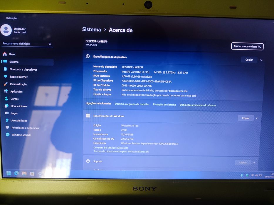 Portátil Sony Vaio - Intel Core i3 | 4GB RAM | Para Reparação ou Peças