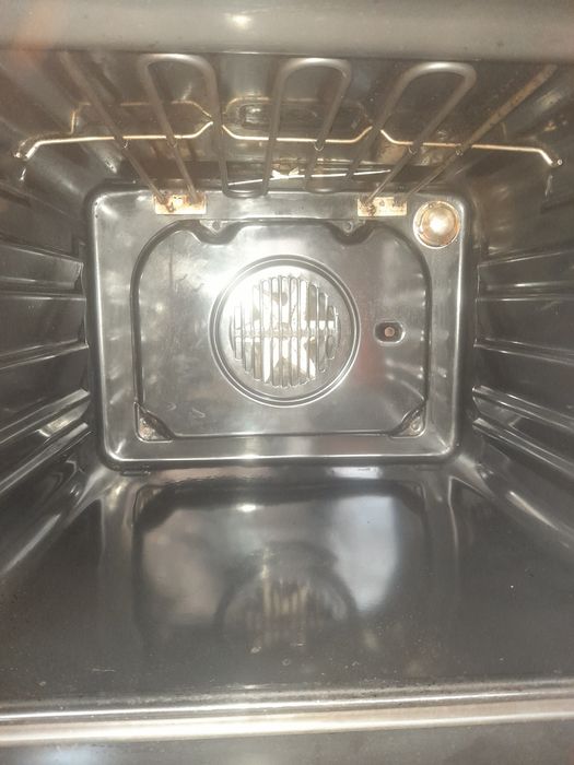 Fogão vitroceramica Indesit forno eléctrico ventilado com várias funções