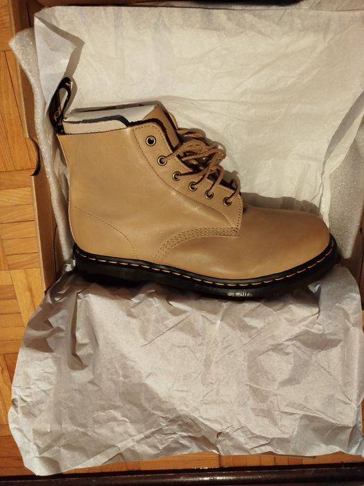 Nowe buty Dr. Martens 45 — beżowe, skóra naturalna, komplet