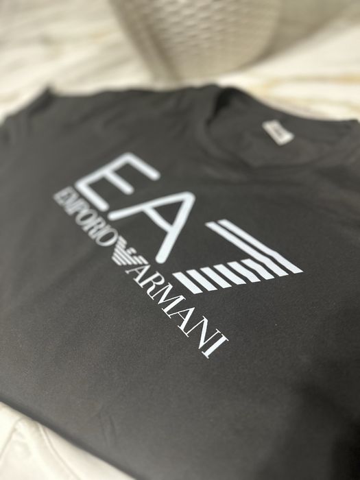 Футболки EA7 Нові