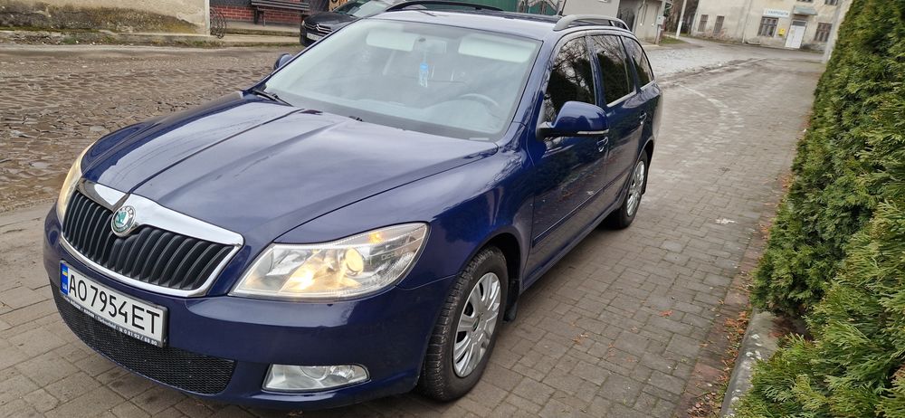 Продам гарну безпечну  сімейну машину. Хто купить не пошкодує.