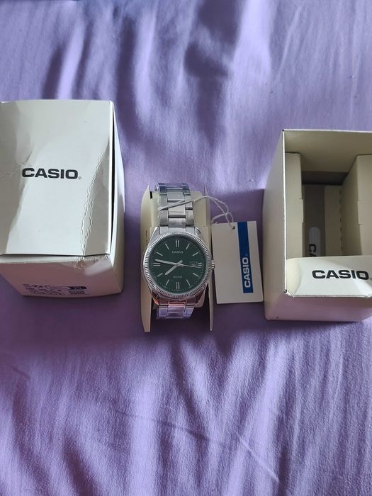 Relógio Casio Timeless (verde)