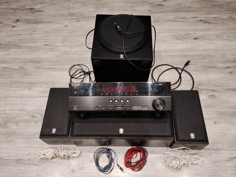 Zestaw Kina domowego Amplituner Yamaha RX V-381  260 W 3+1   45W Subof