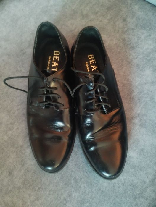Eleganckie buty chłopięce