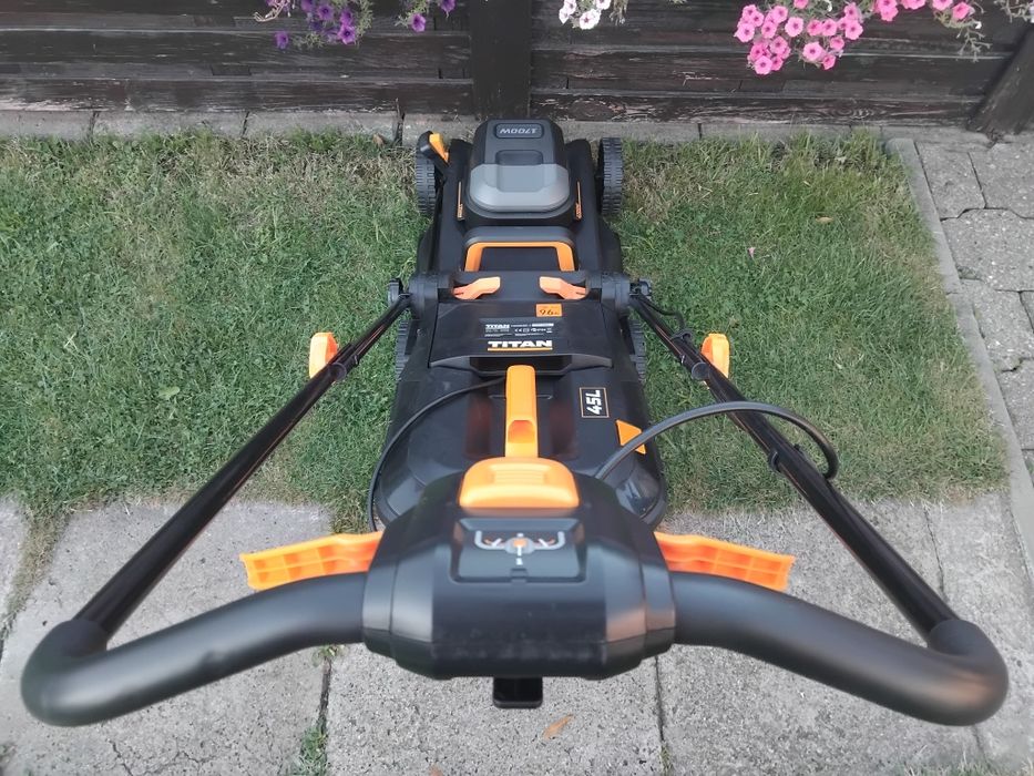 Kosiarka elektryczna Titan 1700W nóż 38cm wysyłka