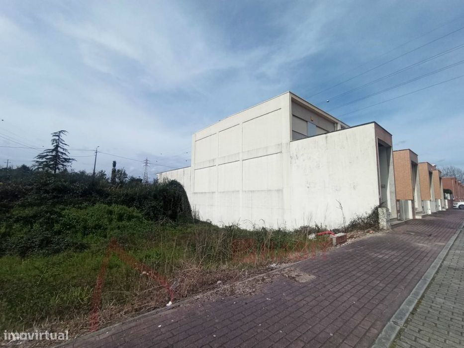 Detached House Under Construction for Sale in Palmeira, Braga