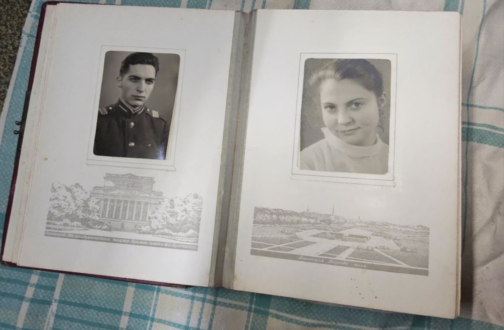 Фотоальбом с фотографиями ,статуэтк,sharp,50 годов,обзор ютуб,nikon