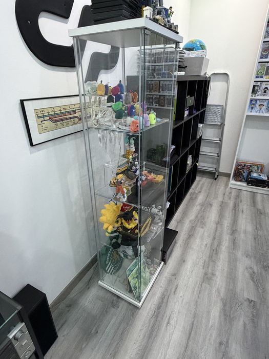 Estante ikea - em vidro