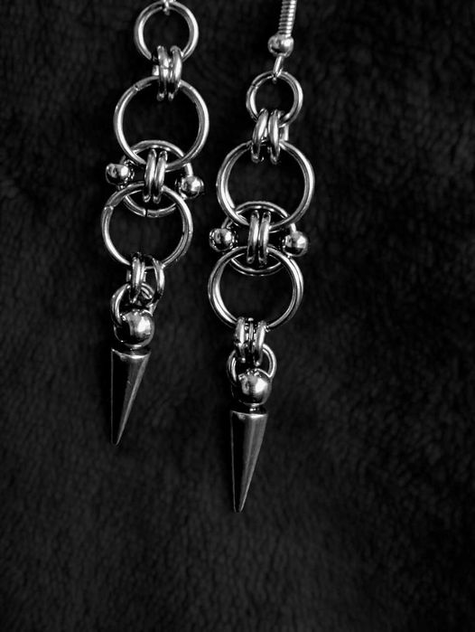 Kolczyki wiszące splot kółka kolce industrial