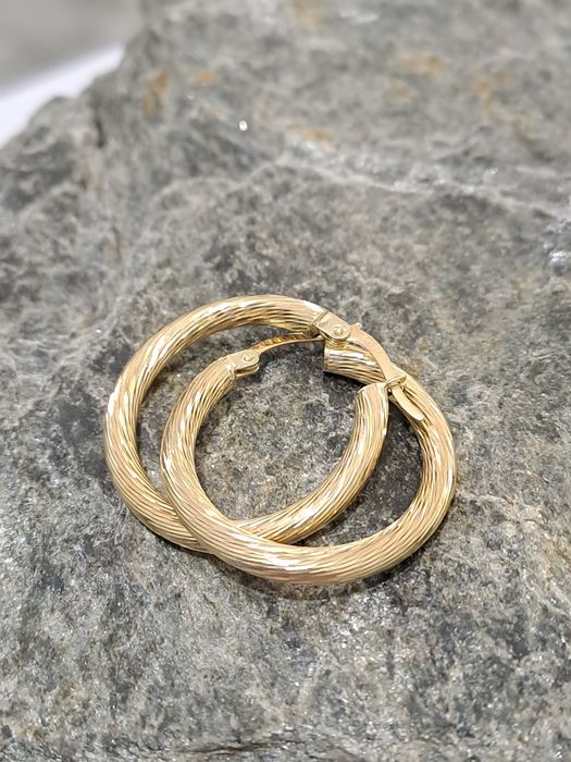 Piękne złote kolczyki Koła Prązkowane 585 Nowe  2.5 cm