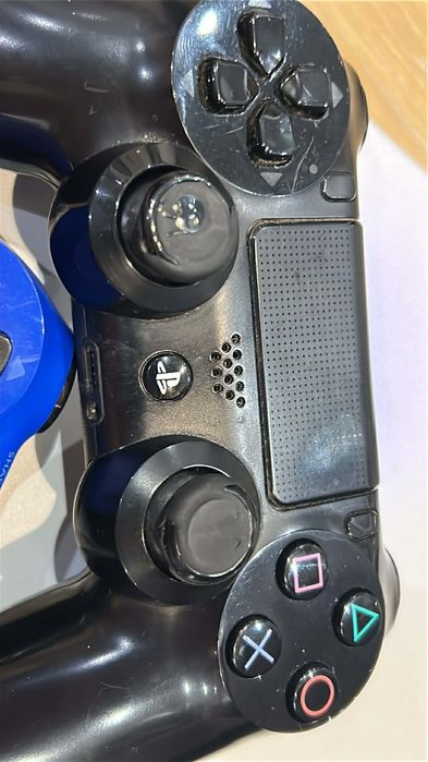 PlayStation 4 (PS4) + 2 pady + 5 gier - zestaw gotowy do grania