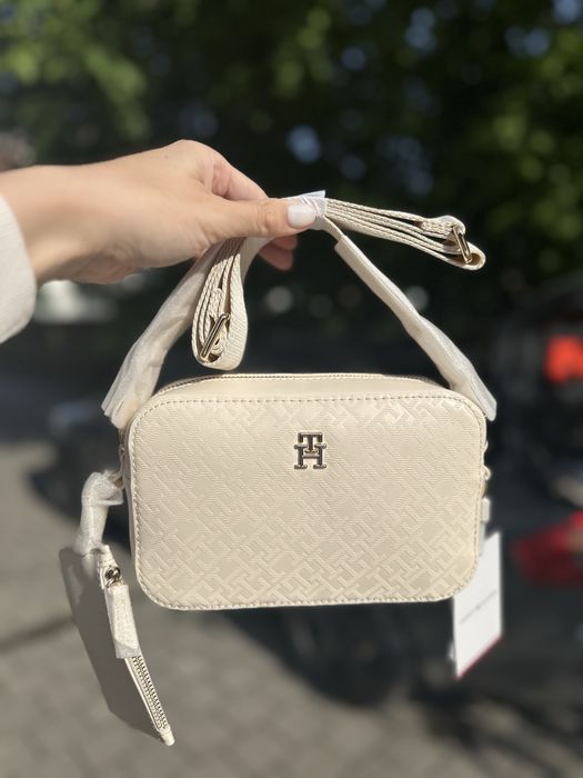 Кросбоді tommy hilfiger , оригінал