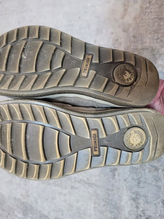 Продам зимові ботінки, сапожки на дівчинку Primigi. Розмір 32