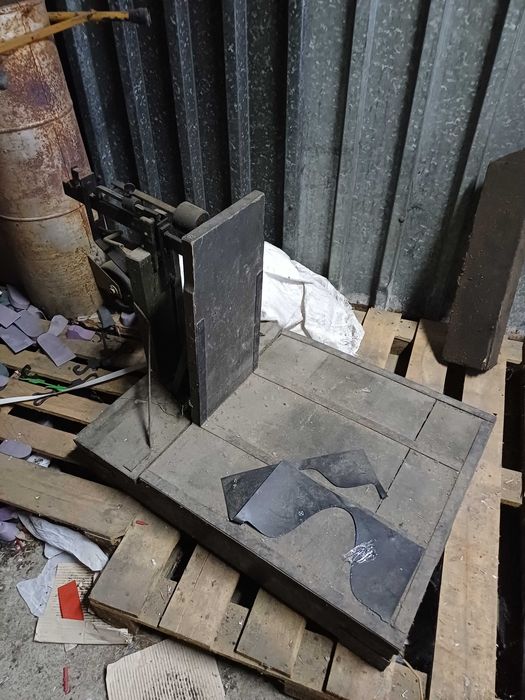 Stara waga przemyslowa