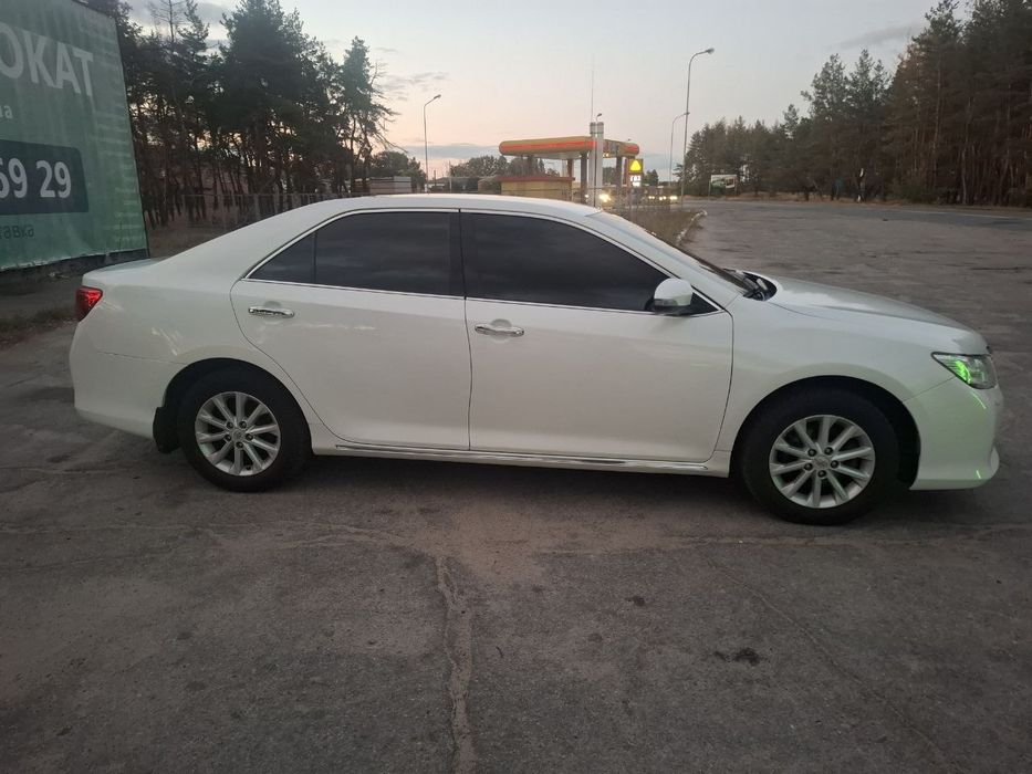 продам автомобиль toyota camry