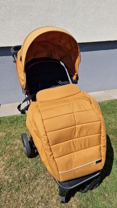 Lekki wózek spacerowy  CARRELLO BRAVO amortyzacja
