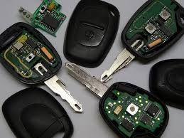 Awaryjne otwieranie. Dorabianie kluczy samochodowych.Auto Klucz Serwi