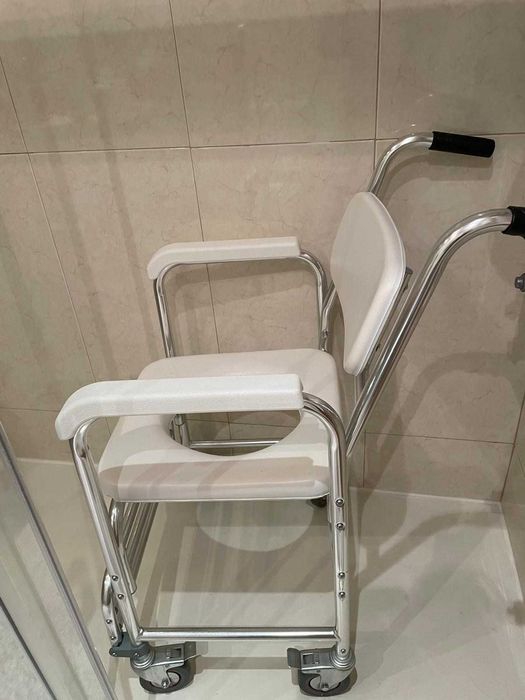 Cadeira de rodas de banho - casa de banho