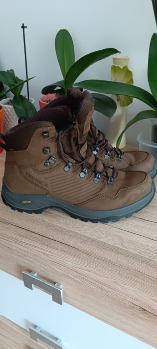 Buty trekkingoweTECNIKA w idealnym stanie, założone maksymalnie 3 razy