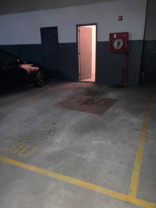 Lugar de Garagem + Anexo - Rua da Bélgica / Trav. da Senra - Canidelo