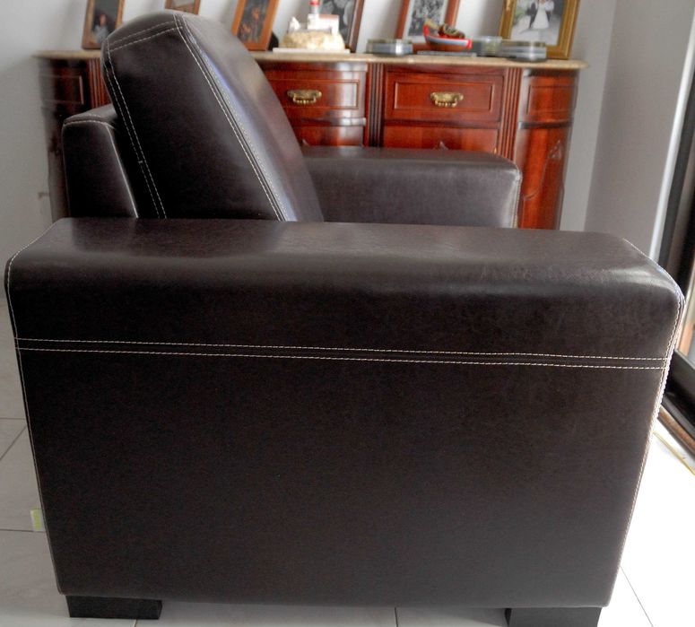 Jogo de sofás em pele